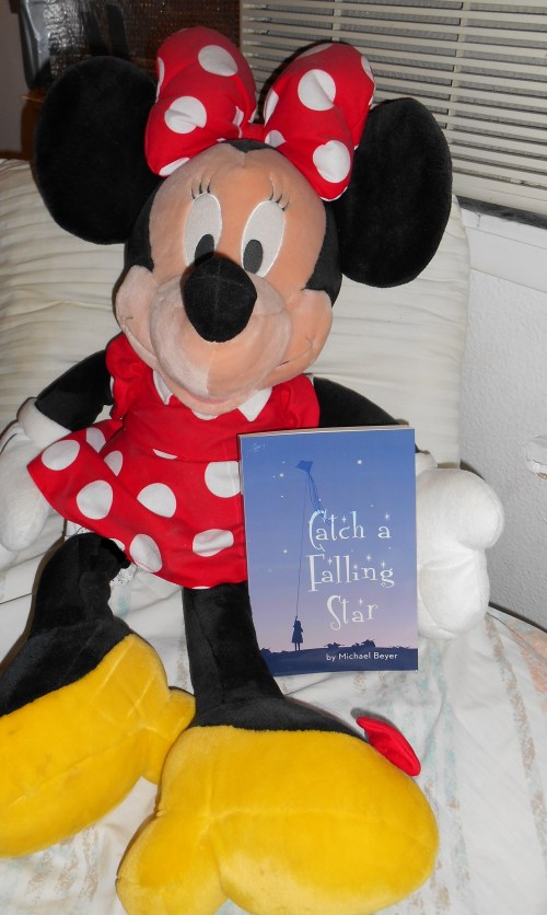 Minnie Likes Catch a Falling Star!