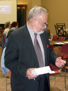 Stanton_Friedman_Alamogordo_2010wikidotorg
