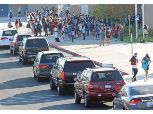 0817_news_first_day_school_dw_03-as-Smart-Object-1