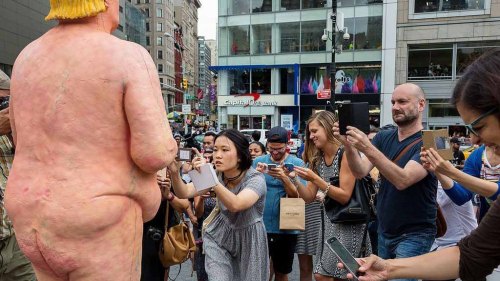 ny-naked-trump