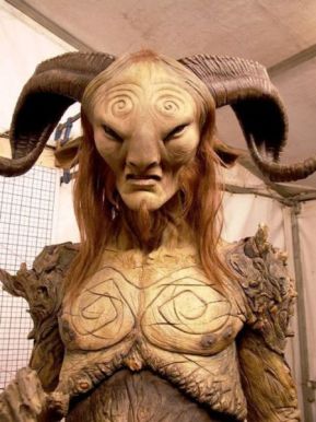 pans_labyrinth_faun_brought_to_life_at_the_movie_studio_640_25